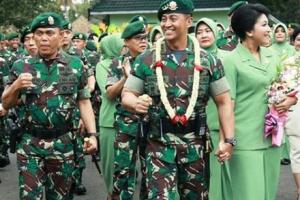 Presiden Jokowi Resmi Lantik Letjen Andika sebagai KSAD