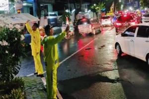 Pengendara Diimbau Tak Berhenti di Jalan Raya Gubeng