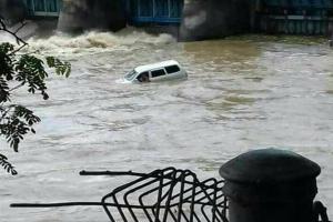Mencegah Insiden Mobil Nyebur ke Sungai Brantas Terulang