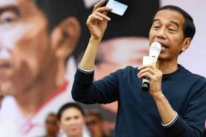 Inkonsistensi Jokowi di Balik 3 Kartu Sakti