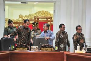 Rentetan Kegagalan Kebijakan Luar Negeri Jokowi