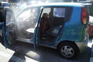 Mobil Hyundai Tiba-tiba Terbakar di Gedung DPRD Surabaya