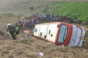 Kecelakaan Bus di Tol Sumo: 2 Tewas, Belasan Luka-luka