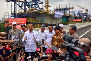 Anak dan Menantu Maju Pilkada, Jokowi: Ini Kompetisi!