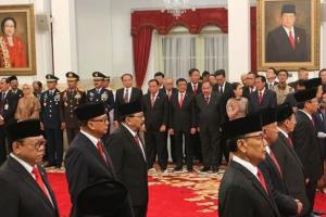 Jokowi Lantik Pakde Karwo Jadi Anggota Wantimpres