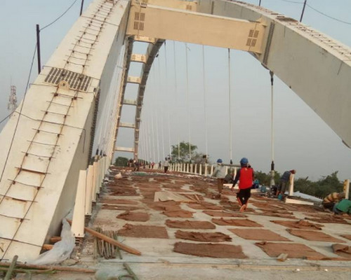 Pengerjaan Jembatan Bengawan Solo Masuk Tahap Finishing