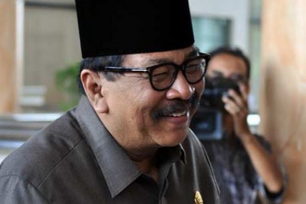 Wapres JK Serahkan 2 Penghargaan ke Soekarwo