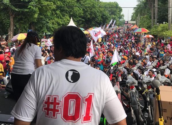 Ribuan Warga Ikuti Jalan Sehat Arus Bawah Jokowi