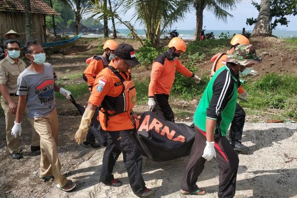 Tim SAR Trenggalek Temukan Pemancing yang Hilang 3 Hari  