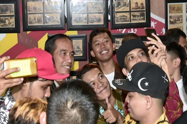 Keakraban Jokowi Bersama Milenial Tulungagung