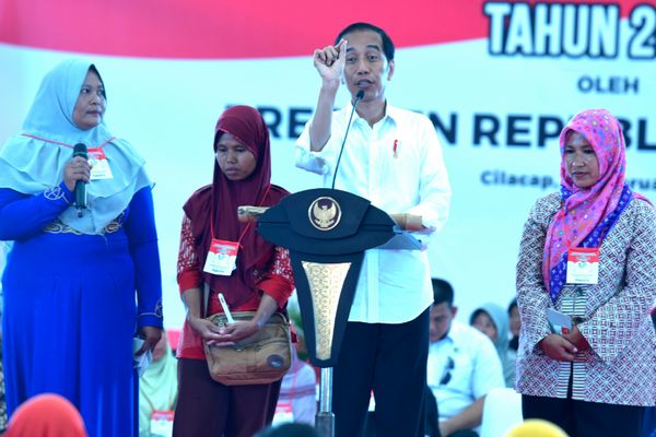 Jokowi Janji Kembali Cairkan Bansos April 2019