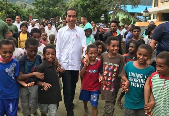 Jokowi 'Banjir' Dukungan, Prabowo Terkesan Eksklusif
