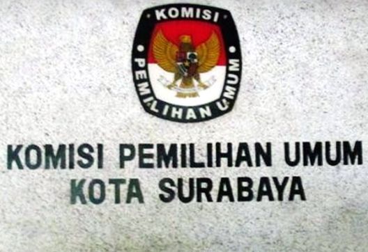 Saksi 02 Tolak Teken Hasil Rekap Suara Pilpres di KPU Surabaya
