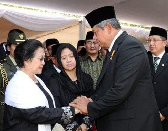 Megawati Hadiri Pemakaman Ani Yudhoyono