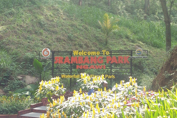 Libur Lebaran, Pengunjung Memadati Taman Srambang Ngawi