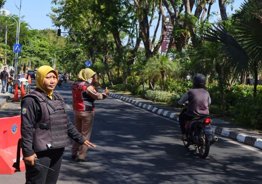 Keren! Anggota Linmas Surabaya Dilengkapi Rompi Antipeluru