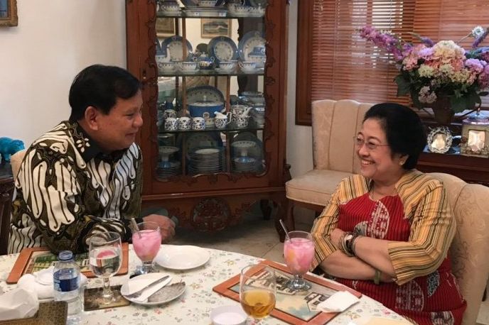 Megawati-Prabowo 'Mesra' di Meja Bundar