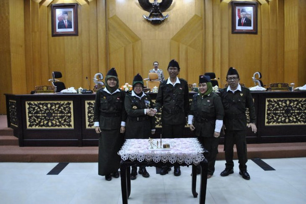 APBD Surabaya Disahkan Bertepatan dengan Hari Pahlawan