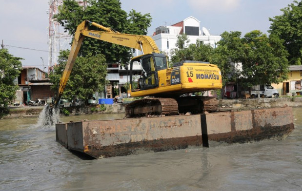Antisipasi Banjir, Pemkot Surabaya Normalisasi Sungai Kalimas