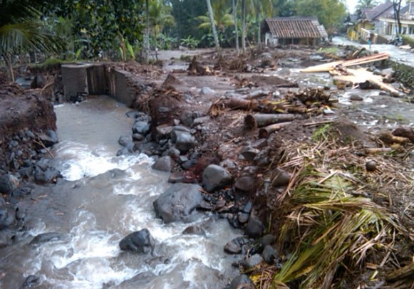 Kawasan Ijen Bondowoso Dilanda Banjir Bandang