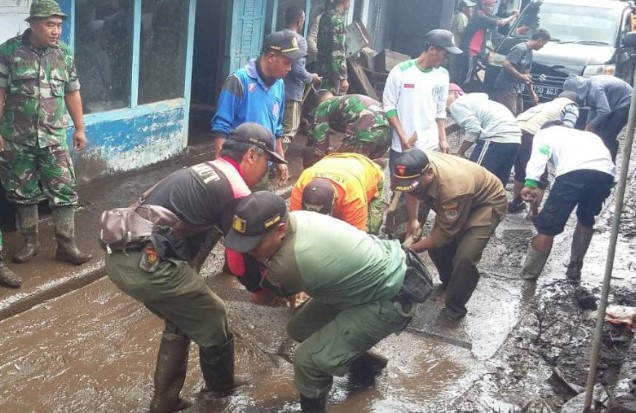 Jaringan Listrik di Bondowoso Dipastikan Normal Kembali Pasca Banjir