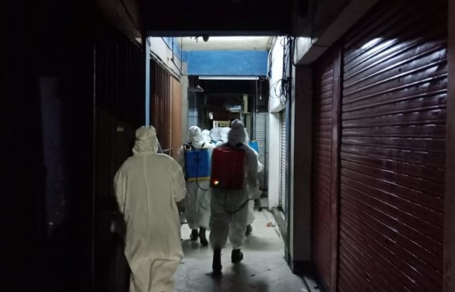 Terdampak Covid-19, Pasar Grosir Pakaian di Kapasan Surabaya Ditutup