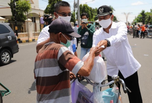 Pemerintah Kota Madiun Berikan Bantuan Terhadap Warga Terdampak Corona