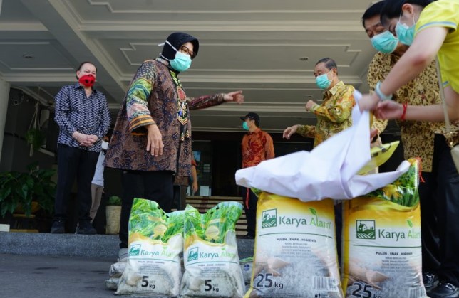 Jelang PSBB, Pemkot Surabaya Diminta Distribusikan Bantuan Sembako