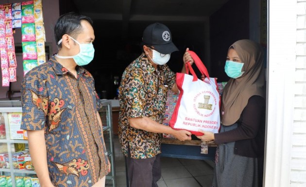 Sebanyak 26.122 KK Terima Bansos Sembako Dari Pemkot Surabaya