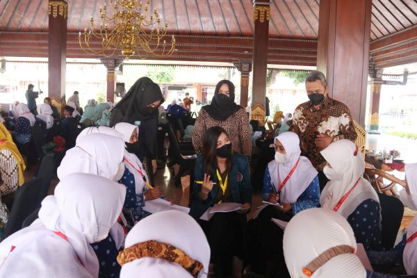Gandeng UBAYA, Dindik Kabupaten Mojokerto Gelar Peningkatan Kapasitas Bagi Pendidik Anak Usia Dini